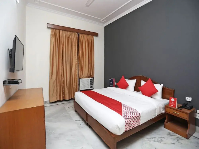 OYO 14408 Corple Stays