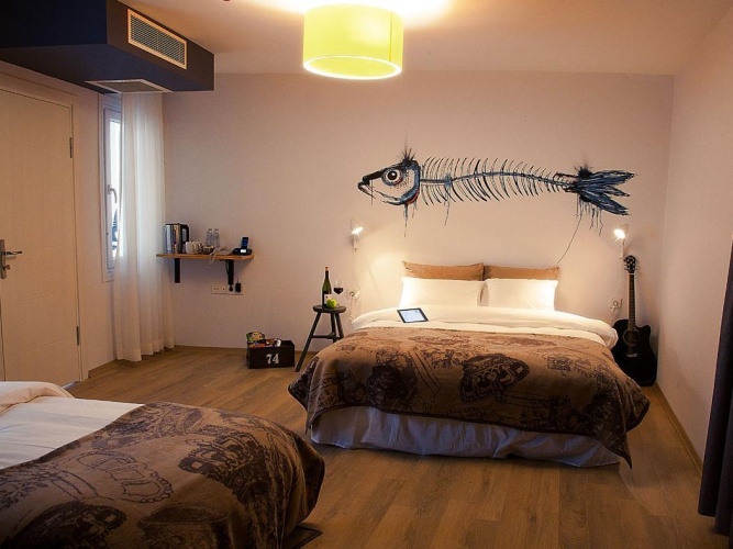 Standard Triple room