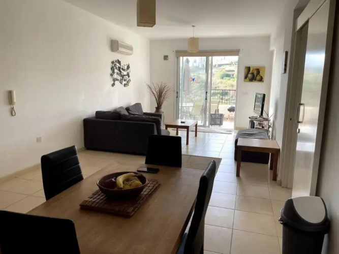 2 bed apt mountains and costal views with pool