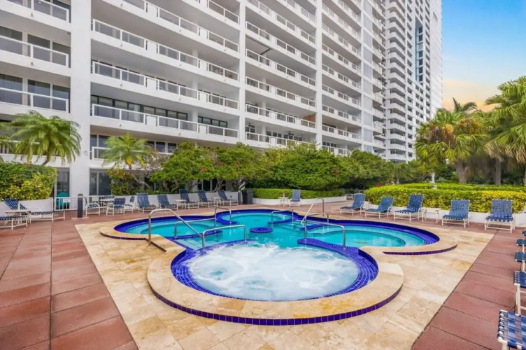 Serene and Modern Apartment Centrally Located