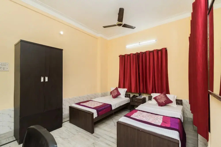 OYO 10367 Hotel Studio 6