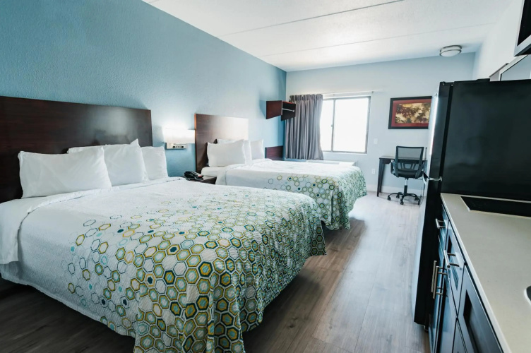 HomeTowne Studios by Red Roof San Antonio - Seaworld/Northwest