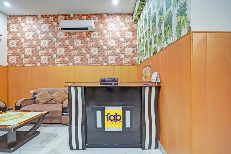 Fabhotel Comfort Inn