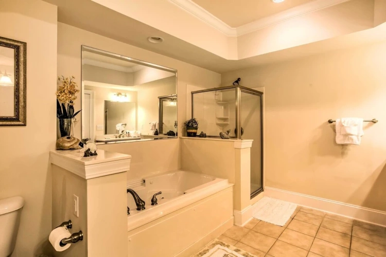 3 Bedrooms Apartment