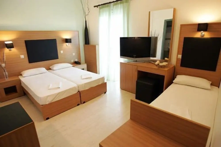 Standard Triple room with balcony