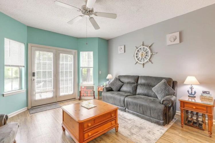 2 Bedrooms Apartment