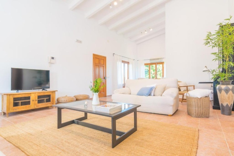 4 Bedrooms Villa