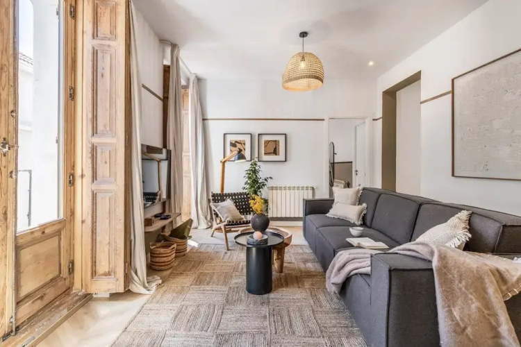 Eriste - 2 Bedrooms in Malasa a
