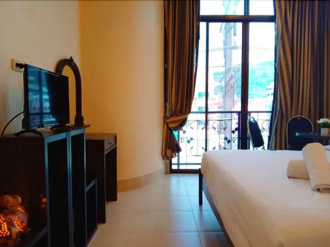 Zodiac Hotel