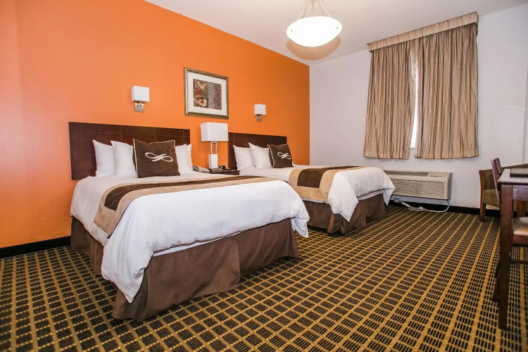 Pointe Plaza Hotel