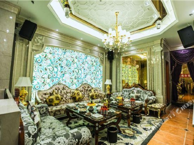 Deluxe Double Suite
