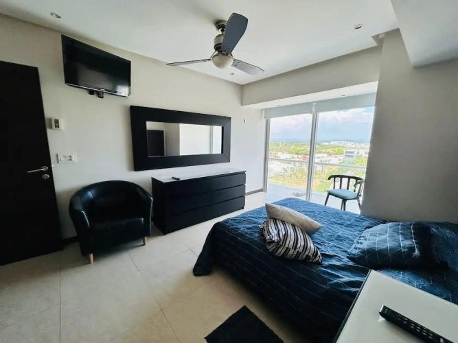 2 Bedrooms Apartment with balcony and beachfront
