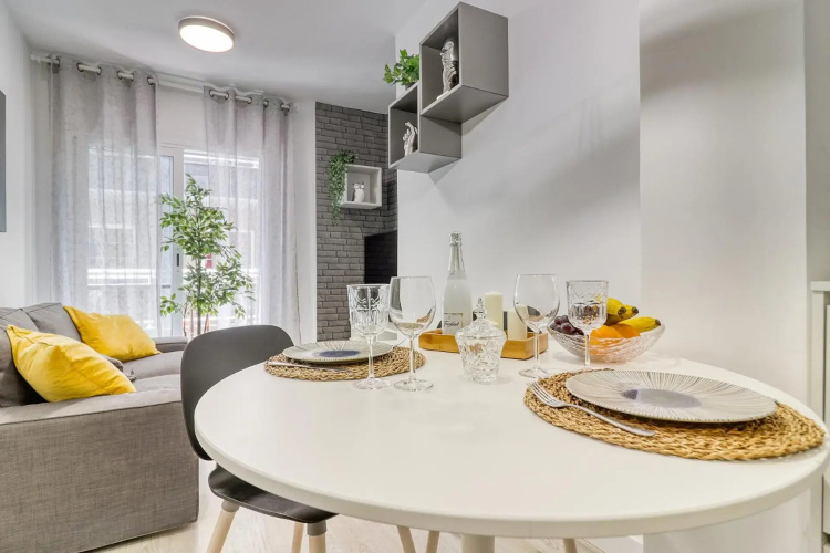 Cozy 3-bedrooms flat, main square and beachfront