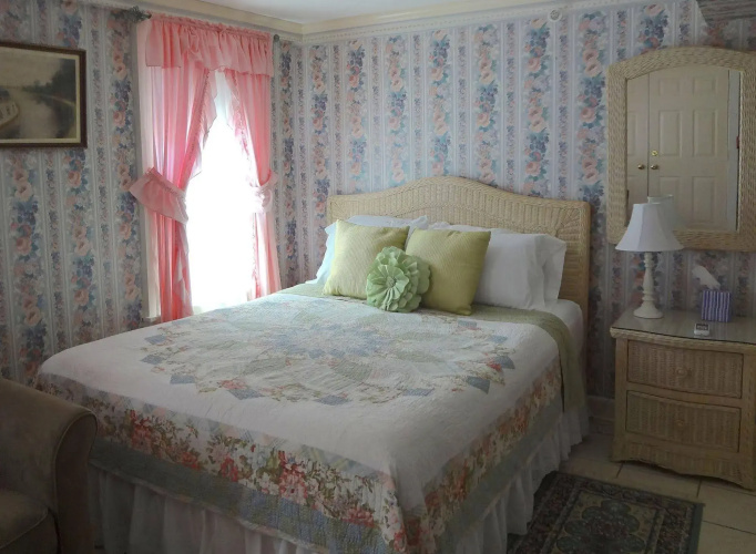 The Henry Collins Inn