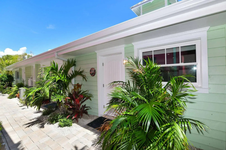 Tropical Breeze Resort - Siesta Key, FL