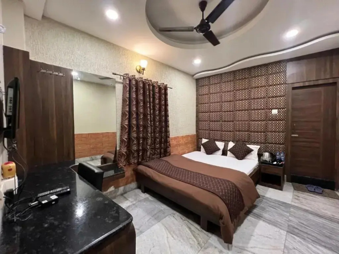 Hotel Sabera by OYO Rooms