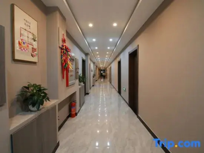 Yitian Hotel