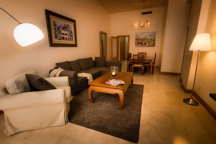 Holidays2Malaga Cathedral Apartments