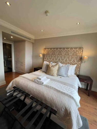 705 Cape Royale Luxury Apartment