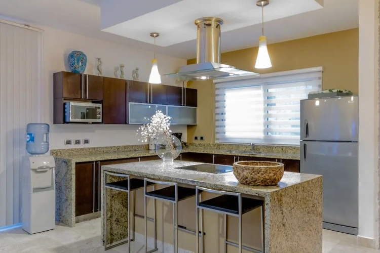 2 Bedrooms Luxury Apartment with pool view
