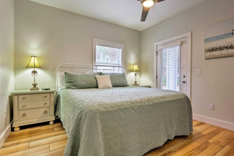 4 Bedrooms Cottage