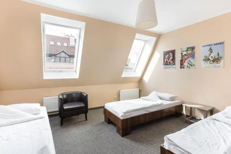 Standard Triple room