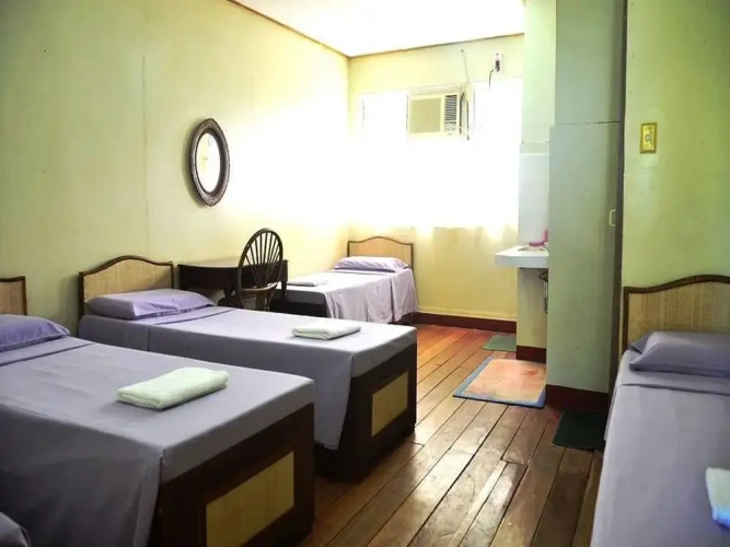 Standard Triple room