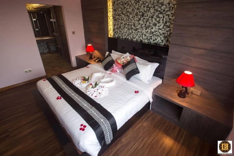 Elegant Hotel Pyi Thar Yar