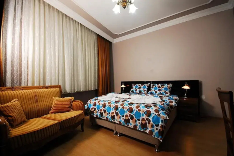 Station Hotel 34