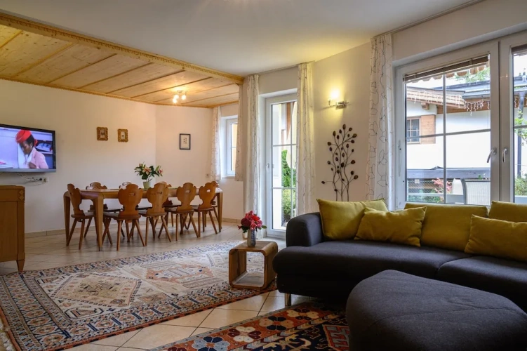 4 Bedrooms Luxury Villa with balcony and with mountain view
