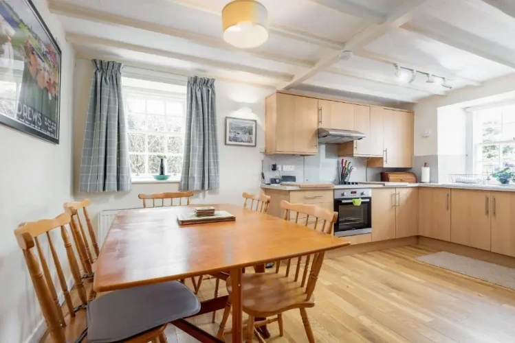 2 Bedrooms Cottage