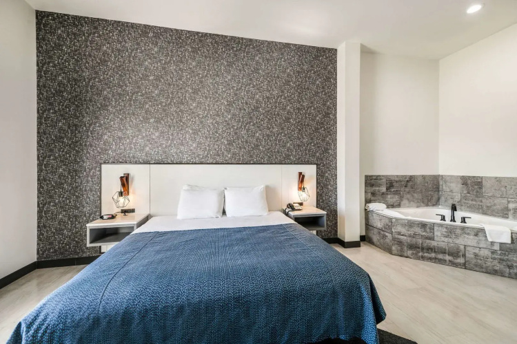 Hy-Lo Hotel, an Ascend Collection Hotel