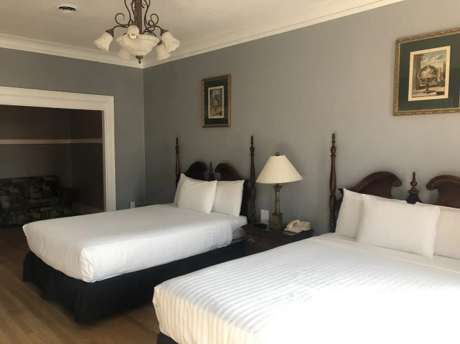 MarQueen Hotel