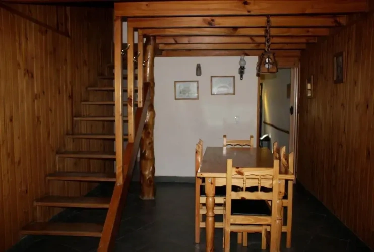 2 Bedrooms Cottage