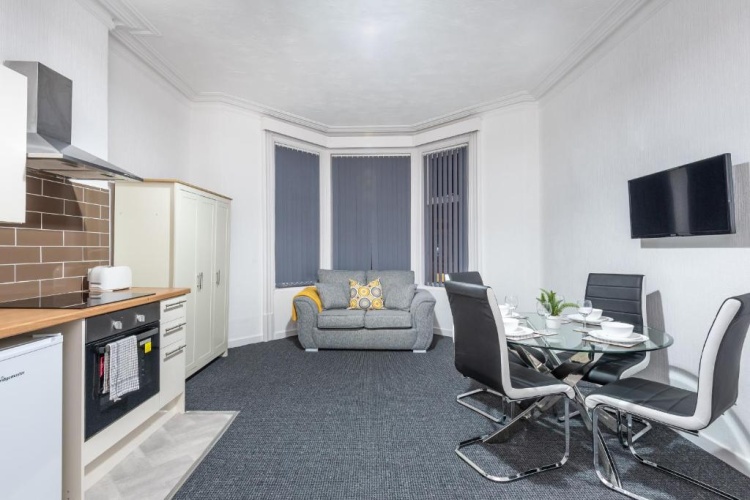 2 Bedrooms Apartment