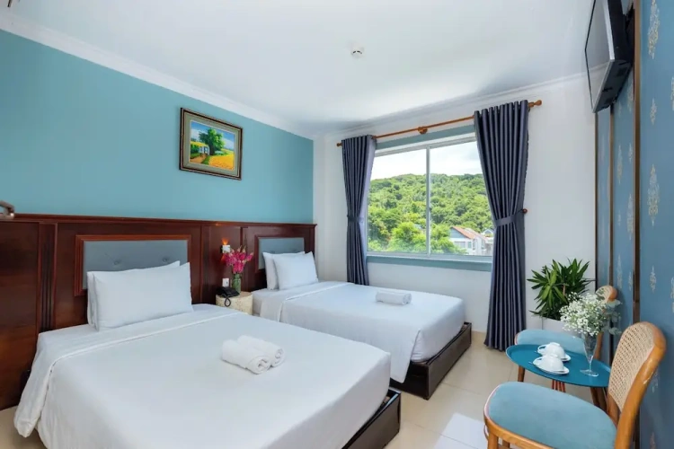 Standard Twin room with mountain view