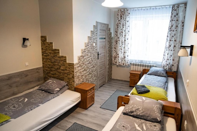 Standard Triple room