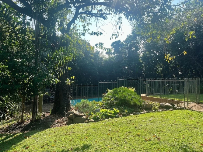 4 Bedrooms Superior Villa with garden view