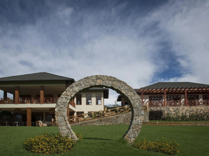 Acacia Farm LodgeOver view