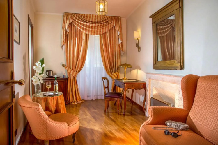 9Hotel Cesari
