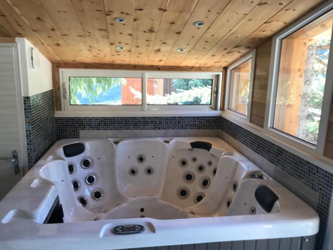 3 Bedrooms Chalet