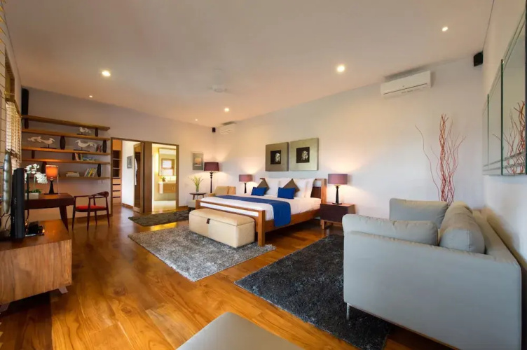 Villa 5 Br - 2 min Walk From Kudeta