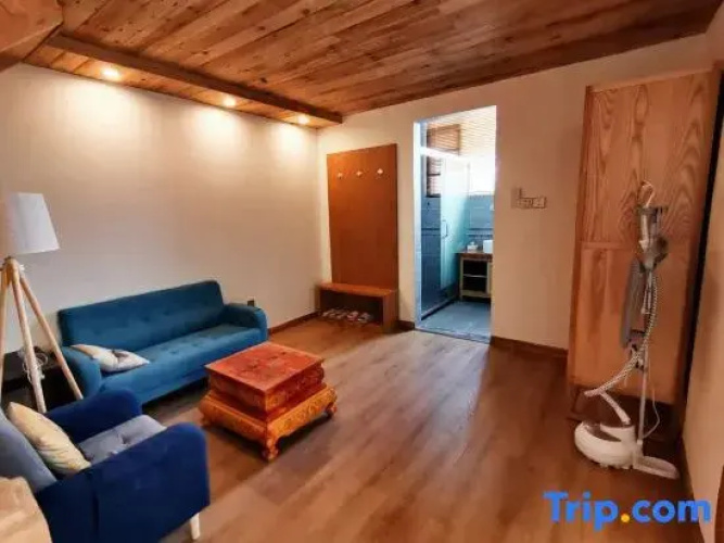 Shiwei Hostel