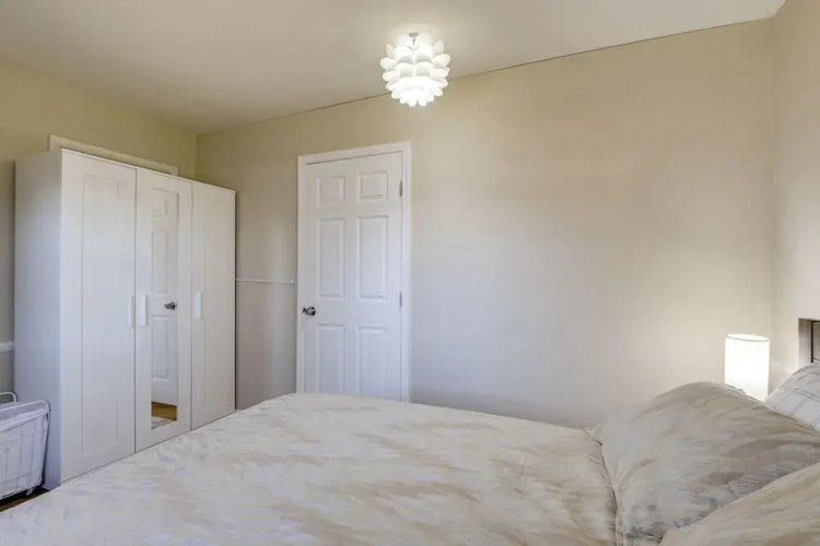 Convenient + Cozy! Apartment in DC Suburbs!