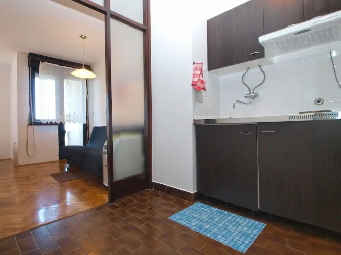 Apartment 1738