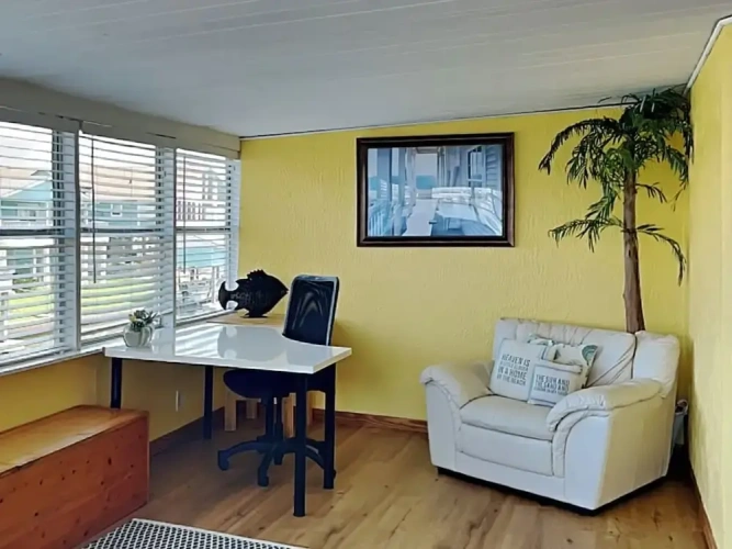 3 Bedrooms Cottage with balcony
