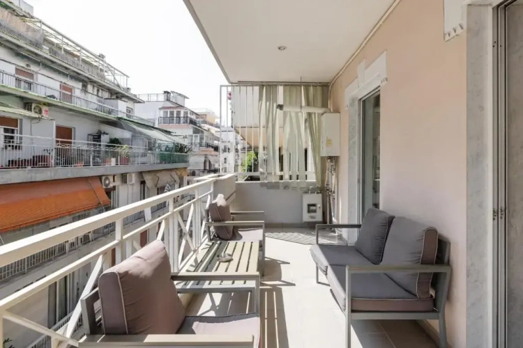2 Bedrooms Apartment