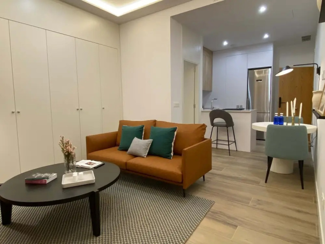 w Warm Modern 1BR Apartment in Chueca