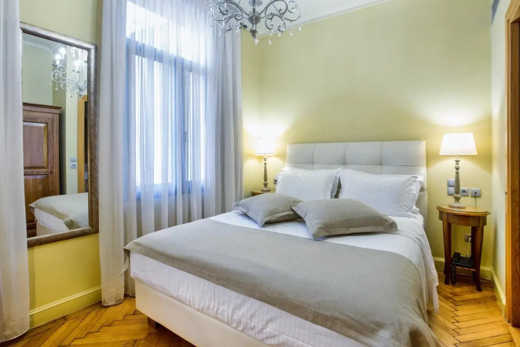 Sweet Home Hotel