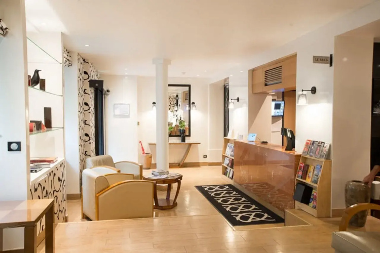 Etoile Park Hotel